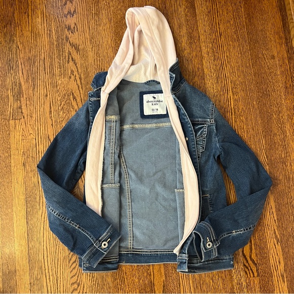 Abercrombie Kids denim jacket with pink liner and hood size 13/14 - Picture 6 of 6